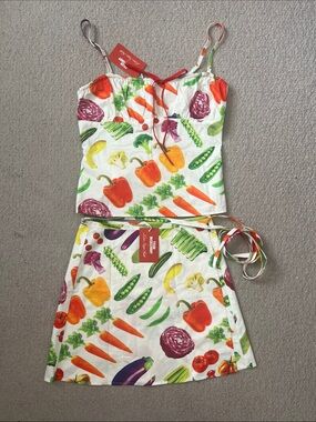 Lisa Says Gah Tyler Mcgillivary Farmers Market Vegetables Print Skirt AND top sm